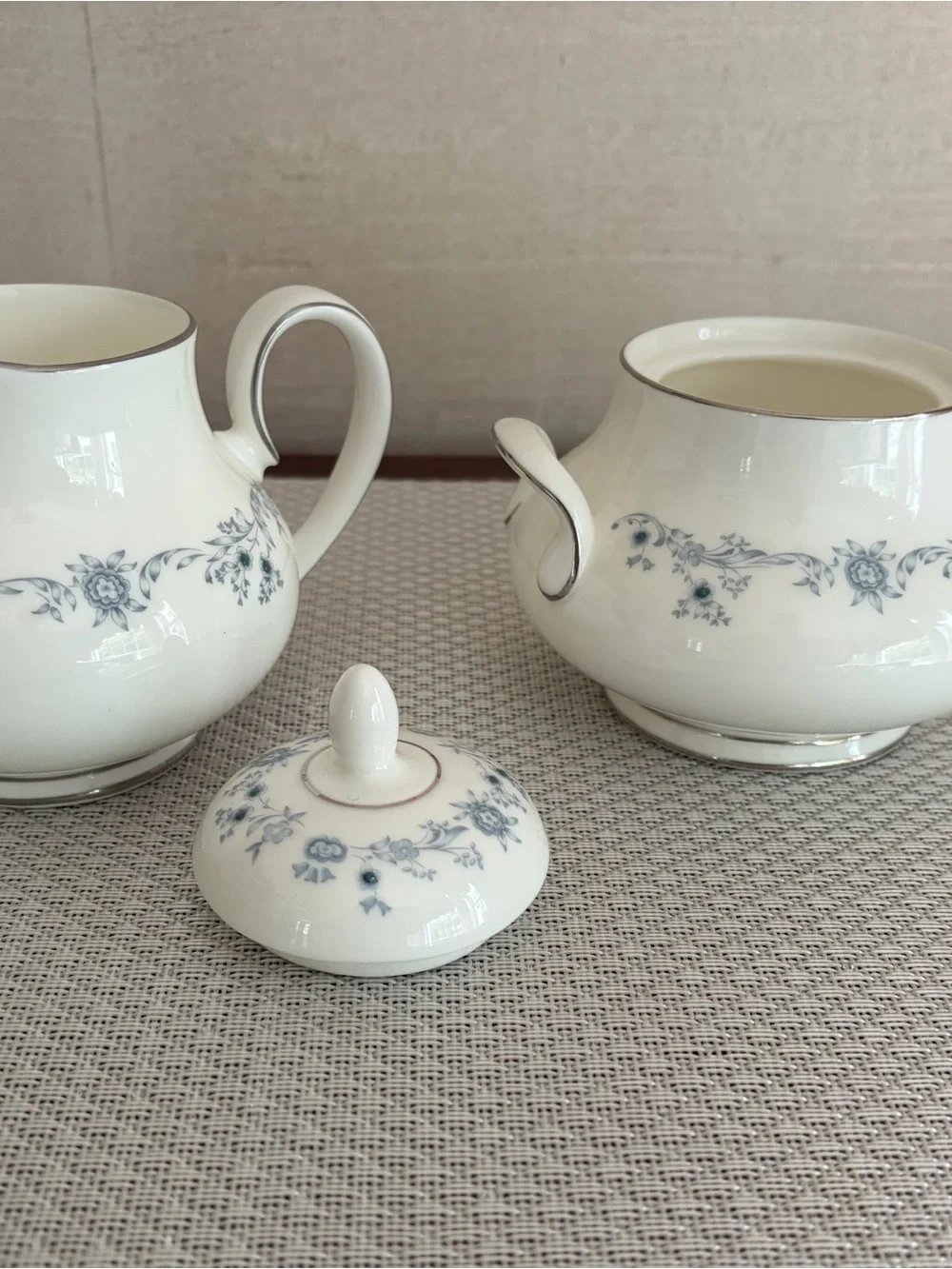 Royal Doulton Angelique Fine Bone China Sugar Bowl & Creamer ,England H 4997